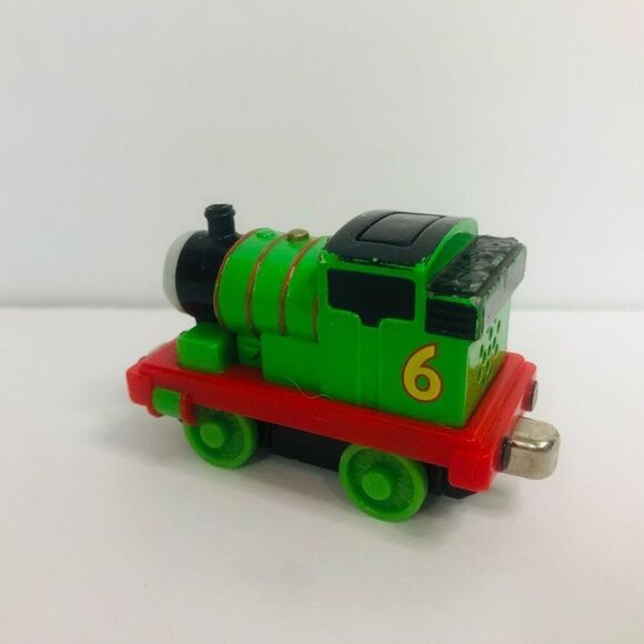 2009 thomas and friends percy magnetic diecast train green number 6 - Picture 3 of 6
